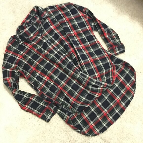 100% Cotton Plaid Button Down Twist Hem Droptail Shirt - Picture 5 of 15